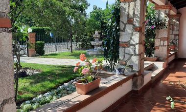 SE VENDE CASA EN CLUB DE GOLF CON BUNGALOW