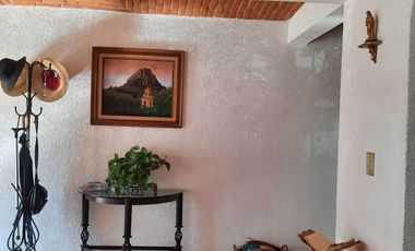 SE VENDE CASA EN CLUB DE GOLF CON BUNGALOW