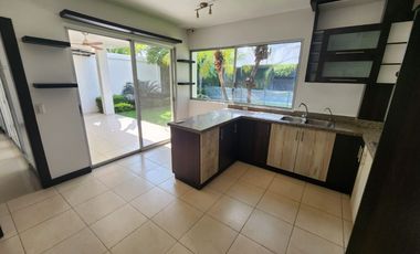 Samborondon, Renta de hermosa casa 4 dormitorios con Piscina, jacuzzi y sauna