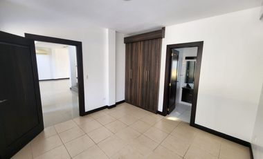 Samborondon, Renta de hermosa casa 4 dormitorios con Piscina, jacuzzi y sauna