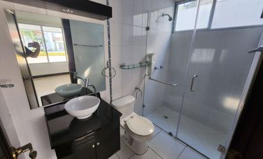 Samborondon, Renta de hermosa casa 4 dormitorios con Piscina, jacuzzi y sauna