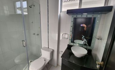 Samborondon, Renta de hermosa casa 4 dormitorios con Piscina, jacuzzi y sauna