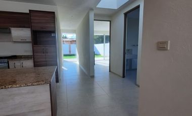 EN VENTA CASA NUEVA DE UN PISO EN TEQUISQUIAPAN