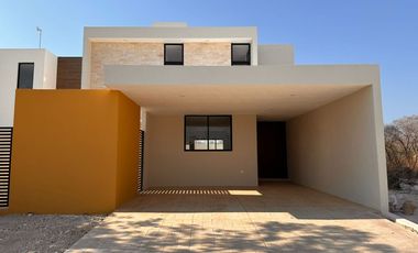 Casa en Venta en Conkal, Privada Al Norte de La Ciudad