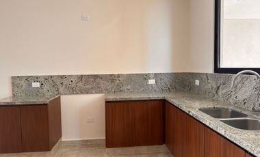 Casa en Venta en Conkal, Privada Al Norte de La Ciudad