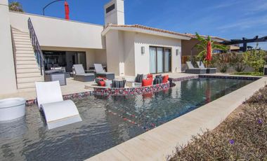 Residencia con alberca privada, fogata, jardín, terraza en segundo piso con vista al mar, Pacific Ocean, Cabo San Lucas.