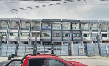 House and lot Townhouse in Tandang sora near Commonwealth Quezon City