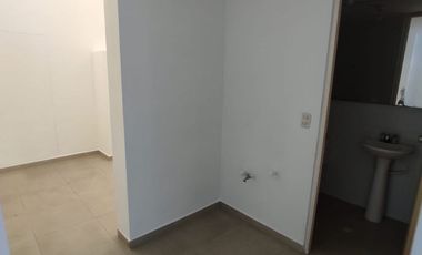 SE VENDE LOCAL COMERCIAL TORRE PICASSO