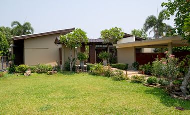 3 Bedroom Pool Villa in Saraphi
