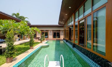 3 Bedroom Pool Villa in Saraphi