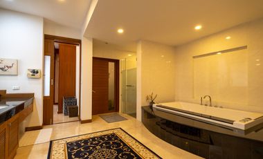 3 Bedroom Pool Villa in Saraphi