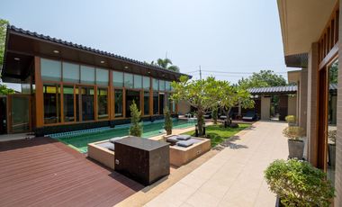3 Bedroom Pool Villa in Saraphi