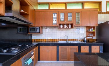 3 Bedroom Pool Villa in Saraphi