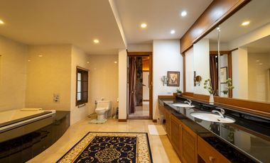 3 Bedroom Pool Villa in Saraphi