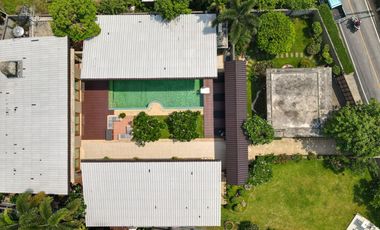 3 Bedroom Pool Villa in Saraphi