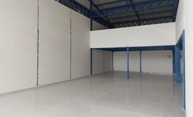 Local Comercial de alquiler en Gasolinera de la Vía a Daule, 2 pisos, 350 m