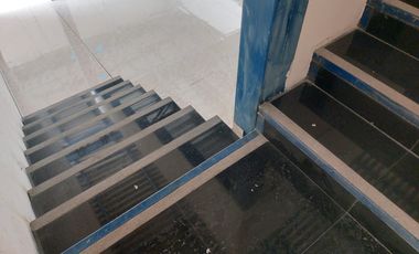 Local Comercial de alquiler en Gasolinera de la Vía a Daule, 2 pisos, 350 m