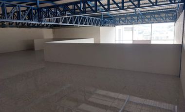 Local Comercial de alquiler en Gasolinera de la Vía a Daule, 2 pisos, 350 m