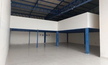 Local Comercial de alquiler en Gasolinera de la Vía a Daule, 2 pisos, 350 m