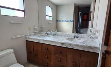 LAS CAÑADAS OPORTUNIDAD CASA EN VENTA CON ALBERCA Y LOFT INDEPENDIENTE