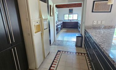 LAS CAÑADAS OPORTUNIDAD CASA EN VENTA CON ALBERCA Y LOFT INDEPENDIENTE