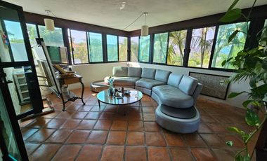LAS CAÑADAS OPORTUNIDAD CASA EN VENTA CON ALBERCA Y LOFT INDEPENDIENTE
