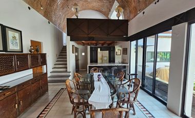 LAS CAÑADAS OPORTUNIDAD CASA EN VENTA CON ALBERCA Y LOFT INDEPENDIENTE