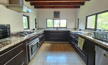 LAS CAÑADAS OPORTUNIDAD CASA EN VENTA CON ALBERCA Y LOFT INDEPENDIENTE