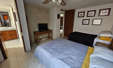 LAS CAÑADAS OPORTUNIDAD CASA EN VENTA CON ALBERCA Y LOFT INDEPENDIENTE