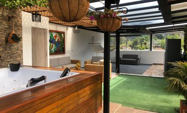 APARTAMENTO DUPLEX EN GUATAPE, EXCLUSIVO, HERMOSA VISTA, DE LUJO