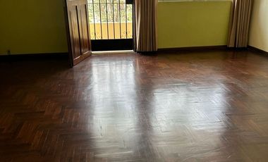VENDO CASA EN ZONA RESIDENCIAL FRENTE A PARQUE EN URB. SANTA CATALINA, LA VICTORIA