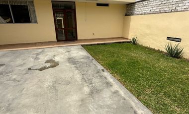 VENDO CASA EN ZONA RESIDENCIAL FRENTE A PARQUE EN URB. SANTA CATALINA, LA VICTORIA