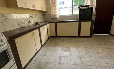 VENDO CASA EN ZONA RESIDENCIAL FRENTE A PARQUE EN URB. SANTA CATALINA, LA VICTORIA