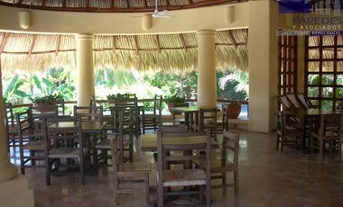 V410 Villa en Venta 2 recámaras amplia terraza y jacuzzi  Porto Ixtapa