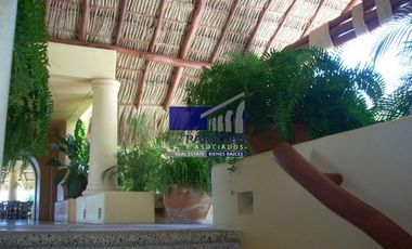 V410 Villa en Venta 2 recámaras amplia terraza y jacuzzi  Porto Ixtapa