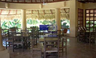 V410 Villa en Venta 2 recámaras amplia terraza y jacuzzi  Porto Ixtapa