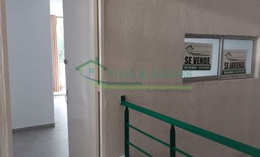 En Girardot - Cundinamarca - Colombia Vendemos hermoso apartamento en condominio.Brisas de Agua Blanca con 4 balcones.