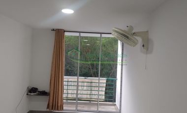 En Girardot - Cundinamarca - Colombia Vendemos hermoso apartamento en condominio.Brisas de Agua Blanca con 4 balcones.