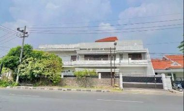 Disewakan, Rumah komersil hoek di raya MERR - Rungkut Asri