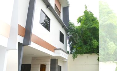 BRAND NEW 3-STOREY, 4-BEDROOM TOWNHOUSE FOR SALE IN MULTINATIONAL VILLAGE