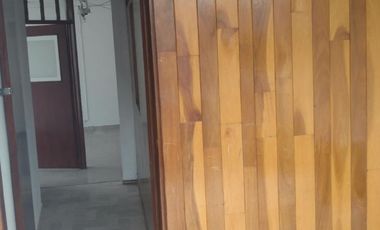 Elegante oficina o consultorio (dentista u otro) en 1er piso en esquina edificio corporativo