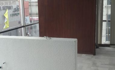 Elegante oficina o consultorio (dentista u otro) en 1er piso en esquina edificio corporativo
