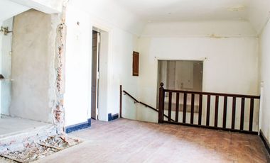 Hermoso Chalet Colonial En El Corazón De Castelar Sur