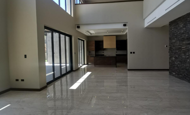 Casa en Misión de los Lagos con Alberca En VENTA 21,500,000 MXN