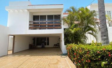 CASA EN VENTA EN BOCA DEL RIO FRENTE AL MAR | ARLETTE FLORES INMOBILIARIA