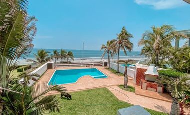 CASA EN VENTA EN BOCA DEL RIO FRENTE AL MAR | ARLETTE FLORES INMOBILIARIA
