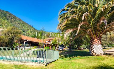 León Propiedades vende o permuta Hermosa parcela con Gran casa en Sector Los Maquis, Curacaví.