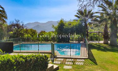 León Propiedades vende o permuta Hermosa parcela con Gran casa en Sector Los Maquis, Curacaví.