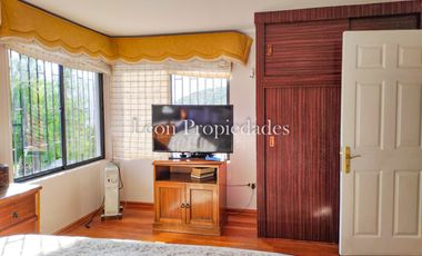 León Propiedades vende o permuta Hermosa parcela con Gran casa en Sector Los Maquis, Curacaví.