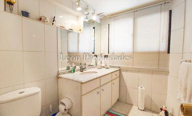 León Propiedades vende o permuta Hermosa parcela con Gran casa en Sector Los Maquis, Curacaví.